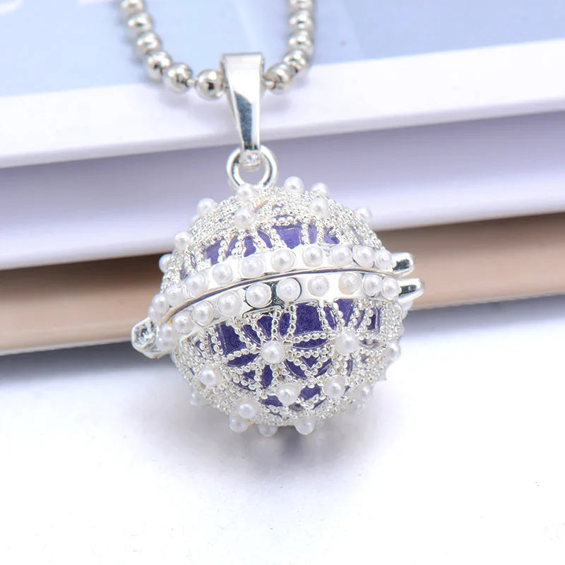 Luxury Golden Aromatherapy Necklaces Wonderful Oil Painting Open Locket Aroma Diffuser Necklace Essential Oils Perfume Necklace