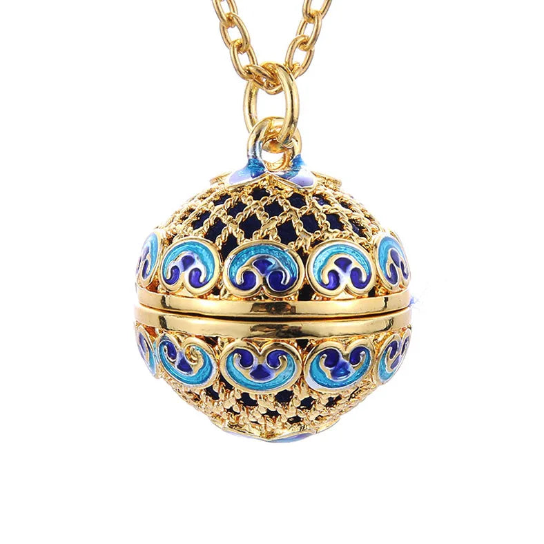 Luxury Golden Aromatherapy Necklaces Wonderful Oil Painting Open Locket Aroma Diffuser Necklace Essential Oils Perfume Necklace